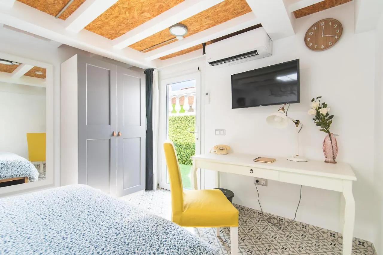 Paraiso En La Playa. Private Heated Pool La Estrella  Spain
